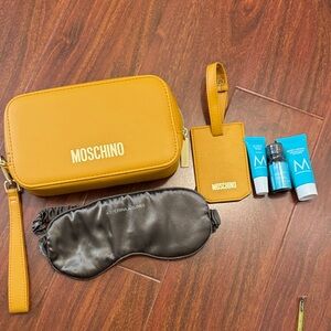 Moschino x China Airlines Set. Brand New